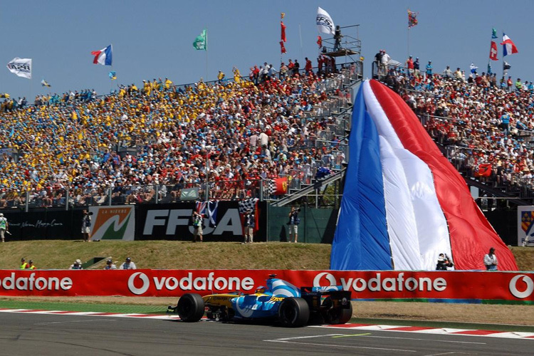 Fernando Alonso 2005 beim Frankreich-GP in Magny-Cours