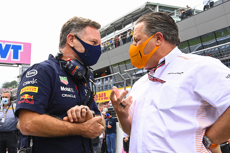 Red Bull Racing-Teamchef Christian Horner mit McLaren-CEO Zak Brown