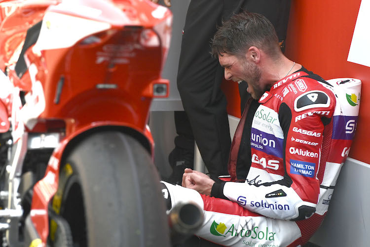 Ein emotionaler Jake Dixon nach seinem ersten GP-Sieg
