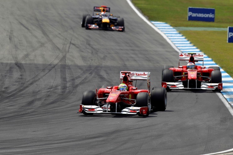 Massa und Alonso vor dem Platztausch.