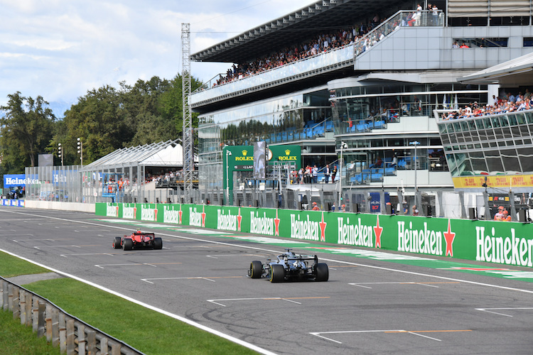 Charles Leclerc vor Lewis Hamilton in Monza