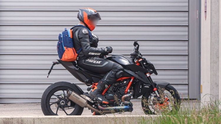 KTM-1390-Super-Duke-RR-Das-ber-Biest