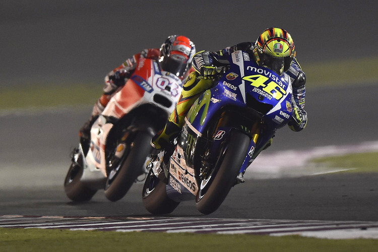 Unter dem Flutlicht von Katar besiegte Rossi Ducati-Pilot Andrea Dovizioso