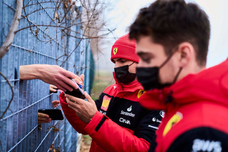 Carlos Sainz und Charles Leclerc bei den Tifosi