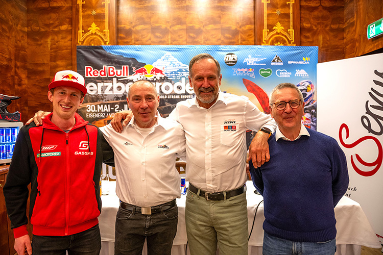 Vorfreude auf das Red Bull Erzbergrodeo: Michael Walkner, Organisator Katoch, KTM-Legende Heinz Kinigadner und Erich Wolf vom benachbarten Red Bull Ring.
