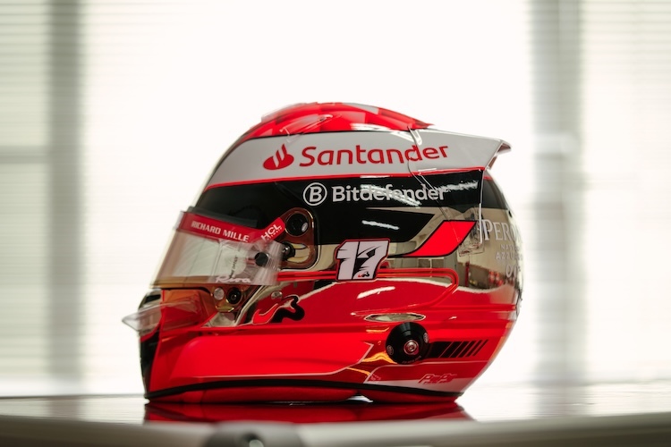 Mit diesem Spezial-Helm erinnert Charles Leclerc an den verstorbenen Rennfahrer Jules Bianchi