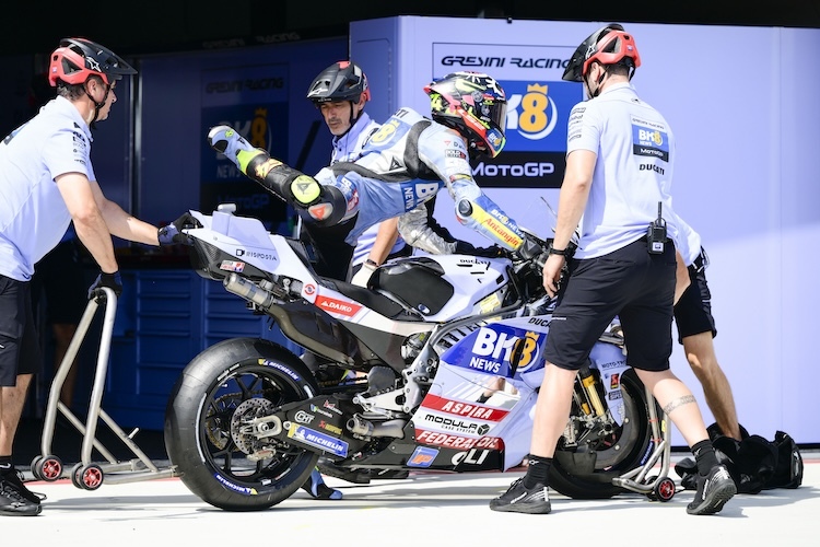 During the test, the Gresini team tried new settings