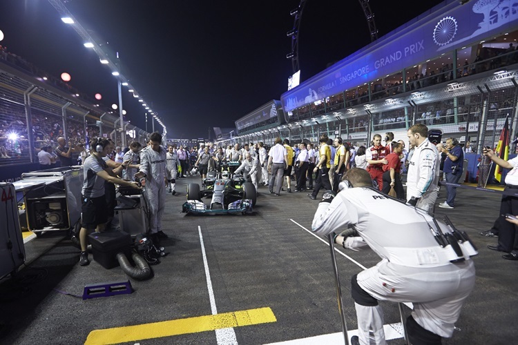 Lewis Hamilton in der Startaufstellung