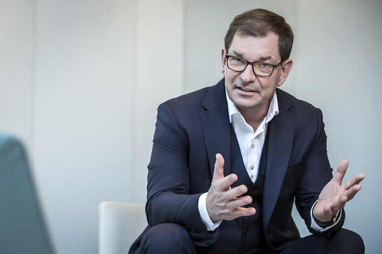 ?Der Audi-Vorstandsvorsitzende Markus Duesmann kann sich einen Formel-1-Einstieg vorstellen – wenn die Königsklasse nachhaltiger wird 