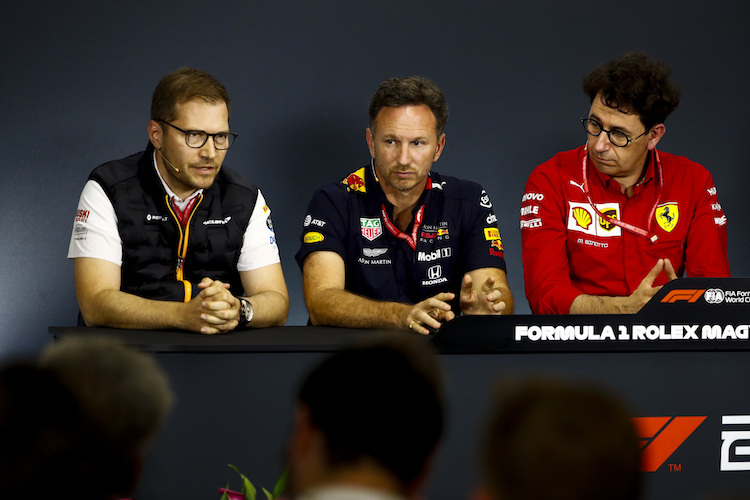McLaren-Teamchef Andreas Seidl (links) mit Christian Horner (Red Bull Racing) und Mattia Binotto (Ferrari)