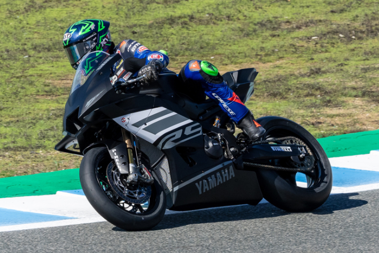 Stefano Manzi auf der neuen Yamaha R9