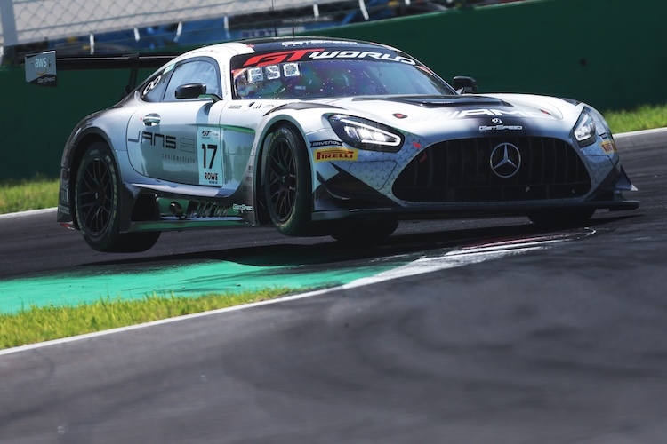 Mercedes-AMG-Show-F-nffachf-hrung-im-Training