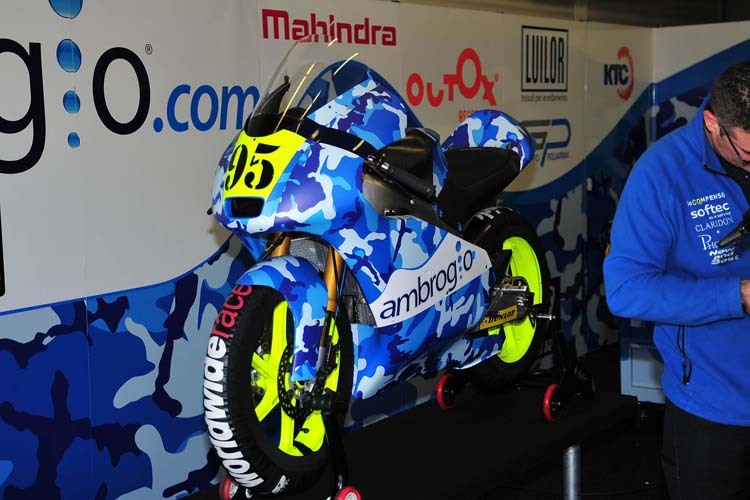 Auf in den Kampf: Das Mahindra-Team Ambrogio Racing tritt 2014 im Camouflage-Outfit an