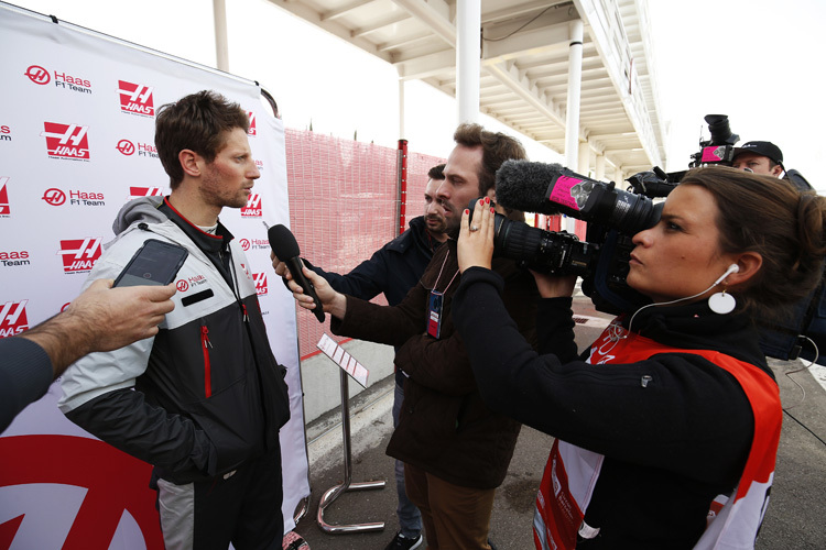 Romain Grosjean bei Interviews am Circuit de Barcelona-Catalunya