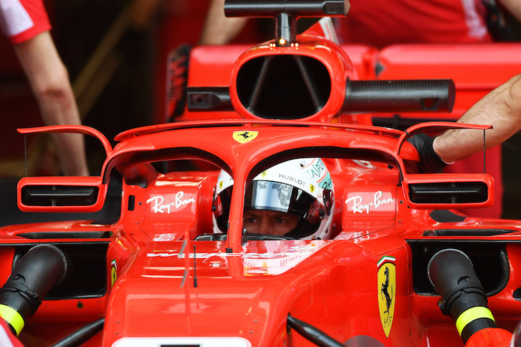 Die umstrittenen Rückspiegel am Ferrari