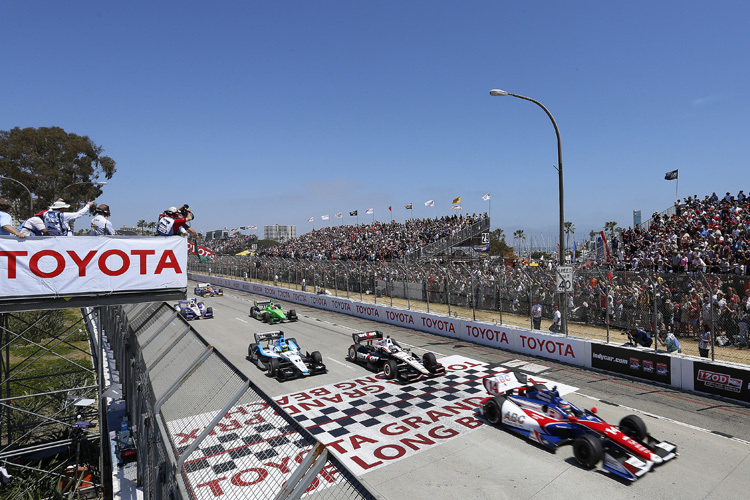 IndyCar-Strassenrennen in Long Beach: Takuma Sato führt beim rollenden Start