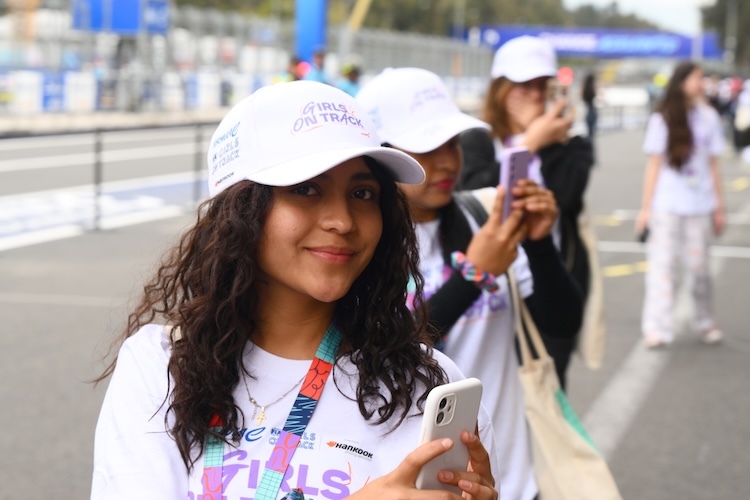 Beim «Girls on Track»-Event bekommen Mädchen und junge Frauen einen exklusiven Blick hinter die Kulissen der Formel E