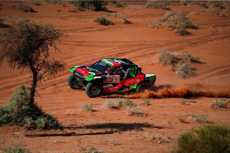 Gelungene Bei der Generalprobe für die Dakar: Die Toyota-Piloten Yazeed Al-Rajhi und Timo Gottschalk