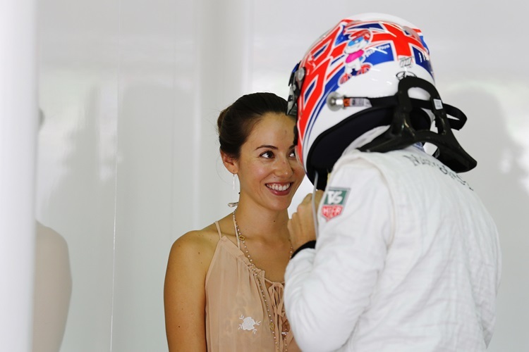Jenson Button und seine Verlobte Jessica Michibata