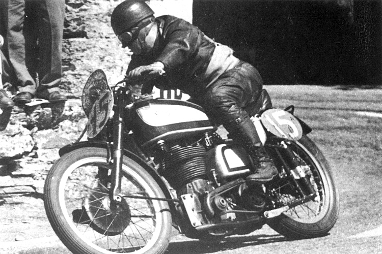 1949 gewann Harold Daniell die Senior-TT und damit den ersten 500ccm-WM-Lauf der Geschichte