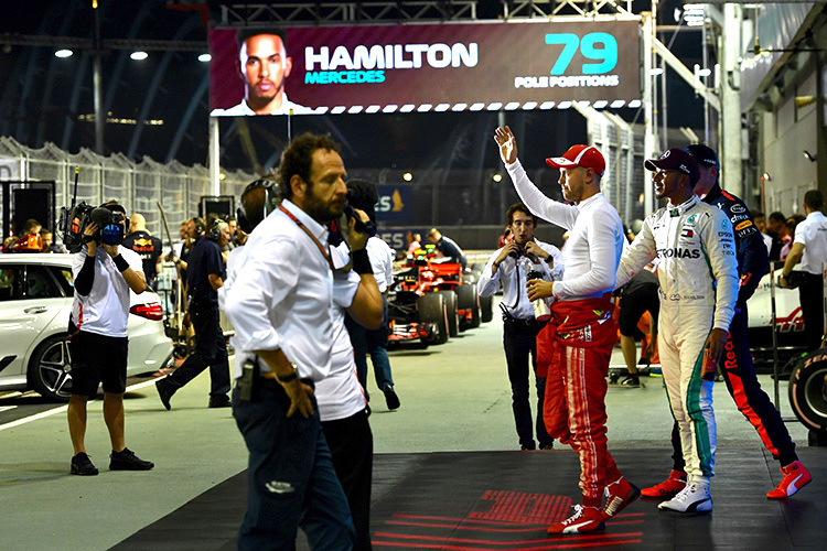 Sebastian Vettel will sich in den Vordergrund schieben, Pole von Lewis Hamilton hin oder her