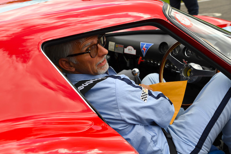 Damon Hill beim Goodwood Revival 2022 im Ferrari