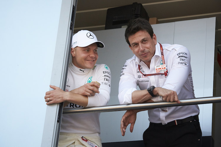 Monaco-Fans: Silberpfeil-Pilot Valtteri Bottas und Mercedes-Motorsportdirektor Toto Wolff