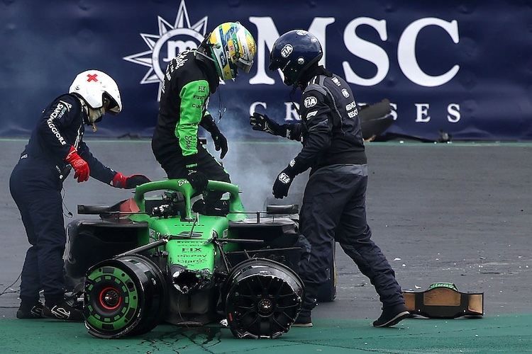 Zum Ende des Sprints verunfallte Gabriel Bortoleto schwer, blieb aber zum Glück unverletzt