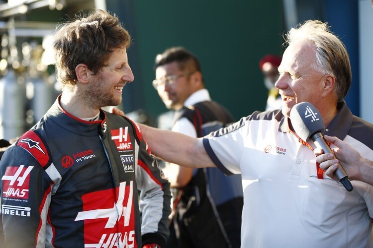 Romain Grosjean mit Teambesitzer Gene Haas