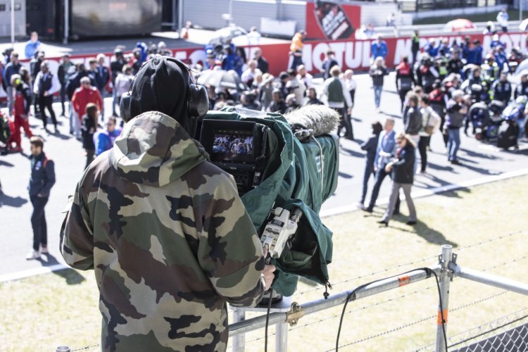 Die Kameramänner der Dorna sind auch im Paddock in Donington Park