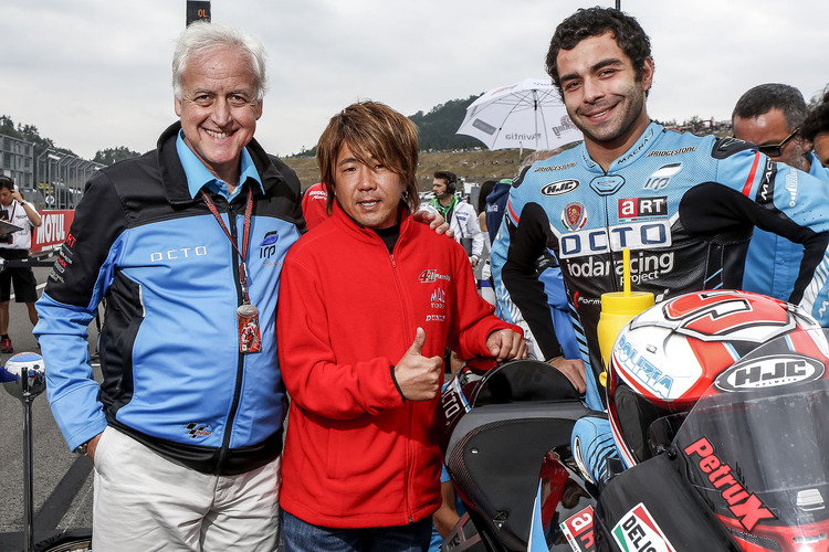 Ioda-Teambesitzer Giampiero Sacchi, Youichi Ui und MotoGP-Pilot Danilo Petrucci