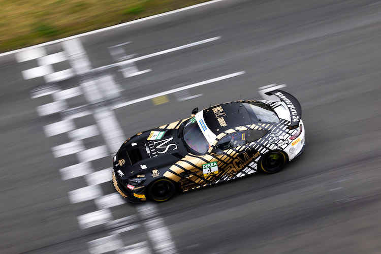 Der Mercedes-AMG GT4 von BCMC Motorsport powered by EastSide Motorsport bestimmte den zweitaegigen Vorsaisontest