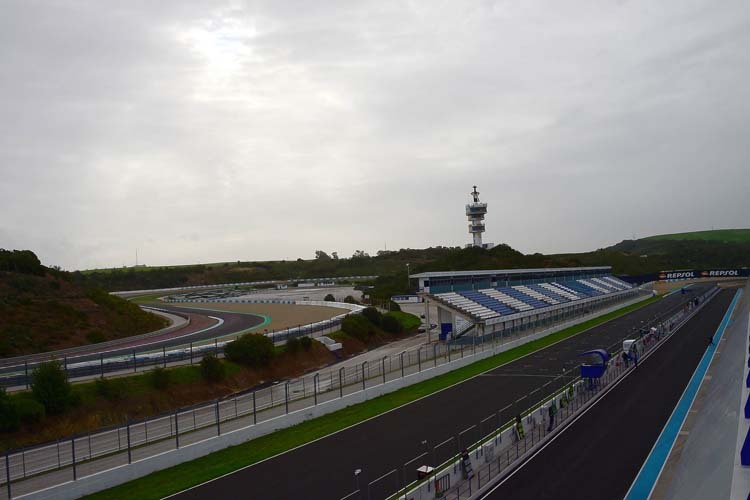 Immer wieder ging am ersten Testtag in Jerez leichter Regen nieder