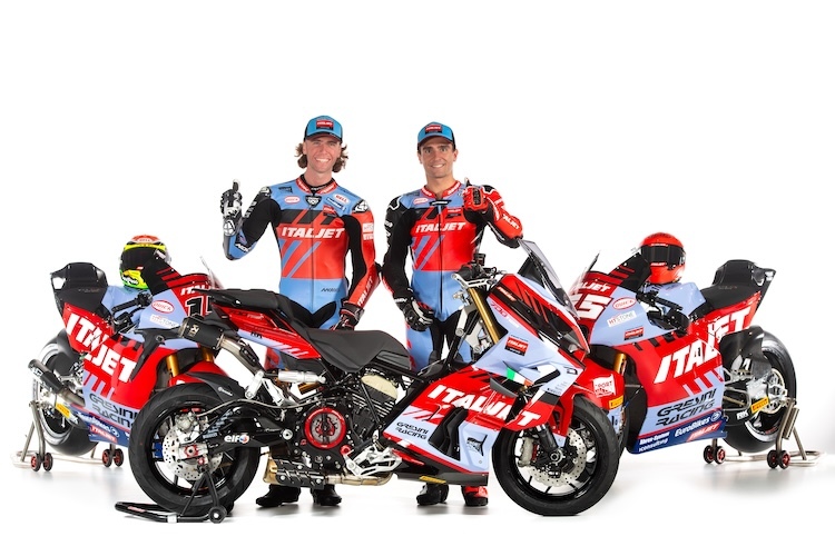 Die beiden Gresini-Moto2-Piloten mit Italjet-Roller im Gresini-Look