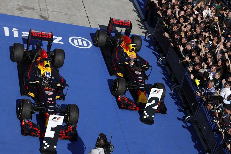 Malaysia: Sieg für Daniel Ricciardo vor Max Verstappen
