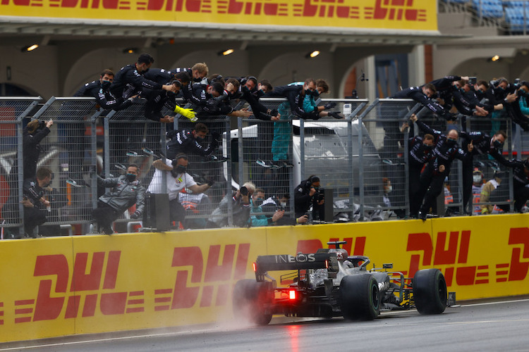 Lewis Hamilton gewinnt das Rennen und holt sich den Weltmeister-Titel