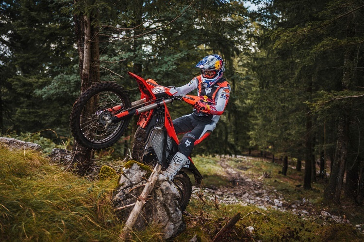 Manuel Lettenbichler attestiert der neuen KTM Freeride E volle Tauglichkeit