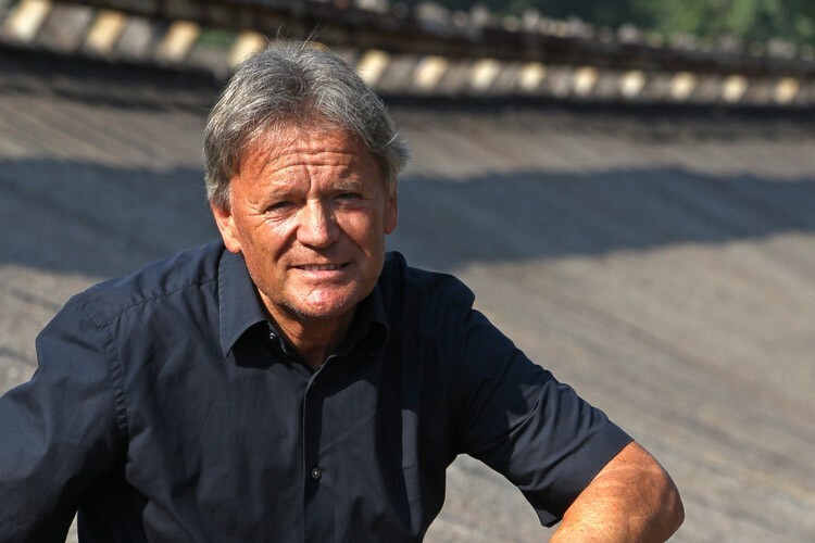 Marc Surer in der Steilwand von Monza