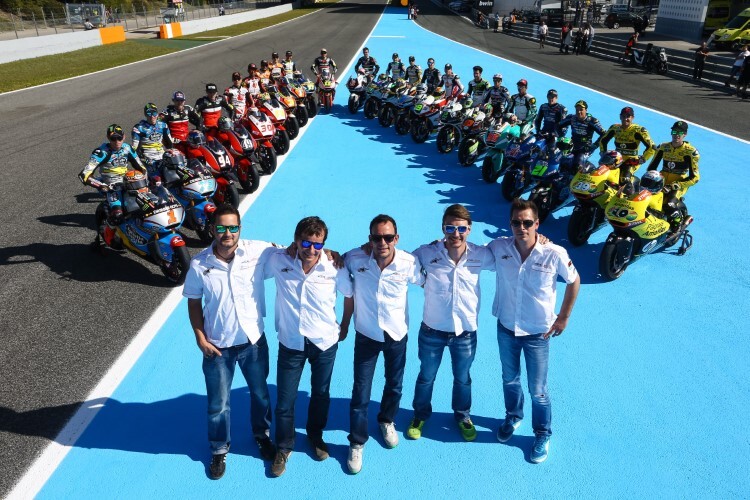 Alle Moto2-Kundenteams von Kalex in Jerez. Im Vordergrund die Kalex-Techniker Trier, Hirsekorn, Baumgärtel, Kanth und Reichenberger (von links)