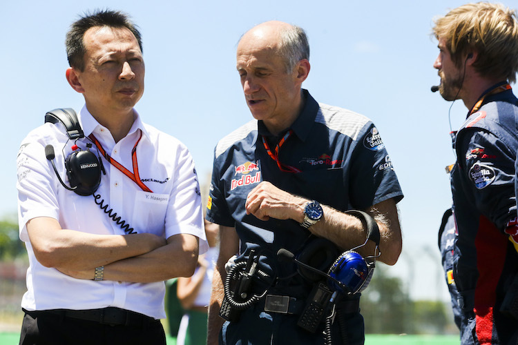 Yusuke Hasegawa mit Toro-Rosso-Teamchef Franz Tost