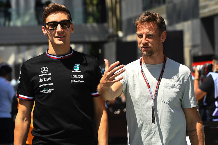 Mercedes-Pilot George Russell und Jenson Button