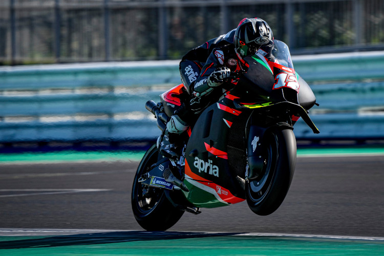 Maverick Viñales Spricht Erstmals Als Aprilia-Pilot / MotoGP ...