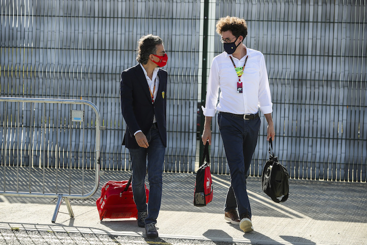 Ferrari-Sportdirektor Laurent Mekies mit Teamchef Mattia Binotto