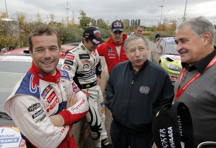 Sébastien Loeb (l.), Jean Todt und Guy Fréquelin