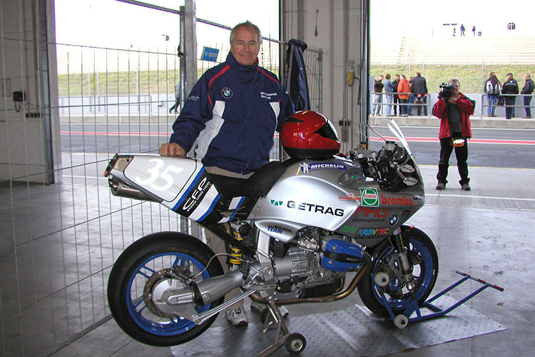 Clemens Driesch mit seiner BMW