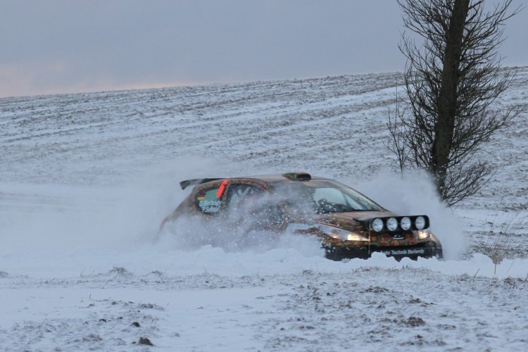 Kampf durch den Schnee bei der Wikinger Rallye