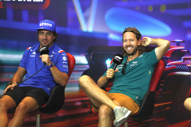 Fernando Alonso und Sebastian Vettel in Abu Dhabi 2022