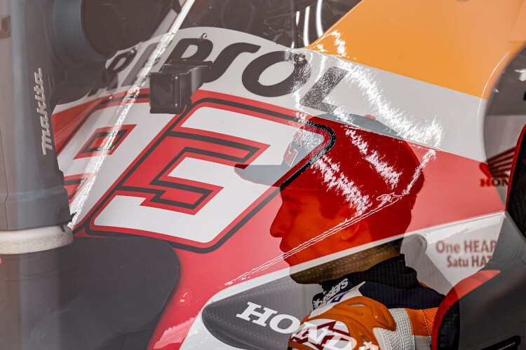 Ein letztes Mal klebt die #93 auf der Repsol-Honda