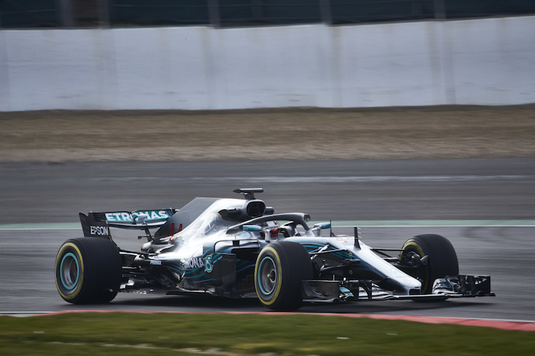 Der neue Mercedes auf Testfahrt in Silverstone