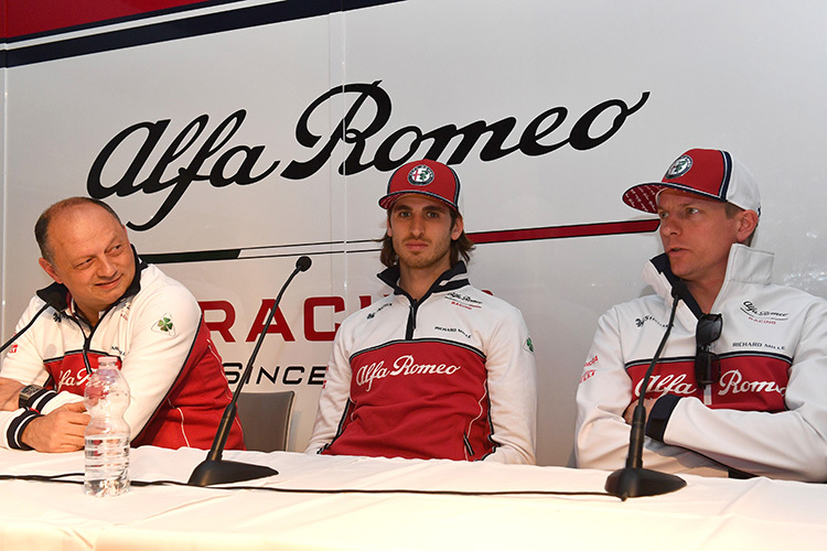 Teamchef Fred Vasseur mit Antonio Giovinazzi und Kimi Räikkönen